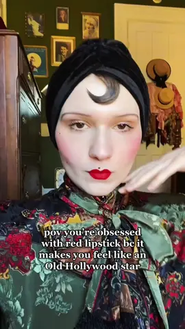 accidentally giving off Little Edie vibes but I’m not mad about it tbh 💋 lipstick is Velvet Ribbon from @lisaeldridgemakeup ♥️ #vintage #vintagestyle #vintageaesthetic #1930s #1940s #oldhollywood #oldhollywoodglam #oldhollywoodglamour #redlipstick #vintagemakeup #aesthetic #1940sstyle #1930sstyle 