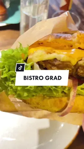 Bistro Grad Hometown Food, Uzun Mirkova 5, Beograd #tiktoksrbija #paqito #foodtiktok #gdenarucak #foodguide #pljeskavica 