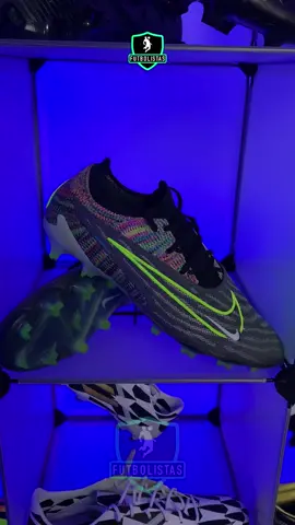 Mira el video completo en nuestro canal de YouTube 🤙🏻 Top 10 🔥 Mejores botas de fútbol GAMA ALTA (Profesionales” 🔥 Abril 2023 #Top10 #Ranking #FootballBoots #SoccerCleats #Pupos #Guayos #Chimpunes #Botines #Botas #Tachones #Zapatos #Gambas #Chuteiras #Cleats #FutbolistasYouTube #Futbolistas #Football #Soccer #BetthoAlvarez #Bettho #BetthoLewandowski #Collector #Collection #2023 