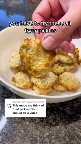 Replying to @wellbehaved1 you have to try these air fryer pickles #airfryerrecipes #airfryertiktok #pickles 