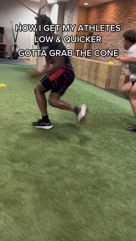 GET QUICKER LIKE THIS #training #quickness #movementismedicine #explosivetraining #strengthandconditioning #footballtiktok #athletesoftiktok #offseasontraining #footballtraining #youthsports #development #mechanics #quick #quickness #football #coach #personaltrainer #fypシ #fyp #foryou #foryoupage 