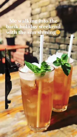 The pub garden is CALLING 🌞 #bankholiday #easterweekend #bankholidayweekend 