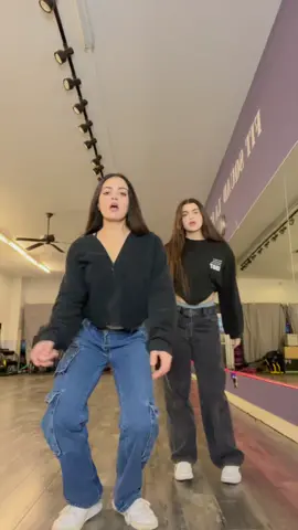 Bounce when she walk 🥱 #foryou #foryoupage #dancechallenge #trending #dance 