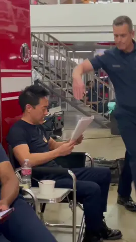 What it’s like to work with Peter Krause #911onfox #actor #television #work #fox #coworkers #script #911 # #behindthescenes #peterkrause
