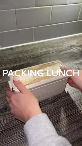 Packing Lunch #bento #amazonfinds #amazonuk #tiktoklunchbox #stackablelunchbox #asmr #satisfying 