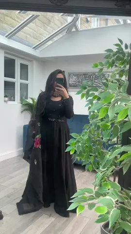 Rani🖤 Look effortlessly chic in our luxurious black chiffon Anarkali dress, perfect for this Eid! Message or follow us on instagram to order! #PakistaniSuits #PakistaniDresses #PakistaniDesigners #OOTD #ModestFashion #DesiOutfits #ModestClothing #tiktokviraldress #Boutique #clothesboutique #PakistaniOutfits #OutfitInspos #ViralTiktokDress #stylecollections #PakistaniOutfit 