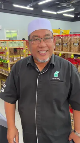 Pak Haji belanja satu pantun dekat anda sempena nak RAYA ni . #pakhajipetronas #petronas #kuihrayapetronas #kuihraya #fyp #petronaspulaiperdana #sebarkankebaikan 