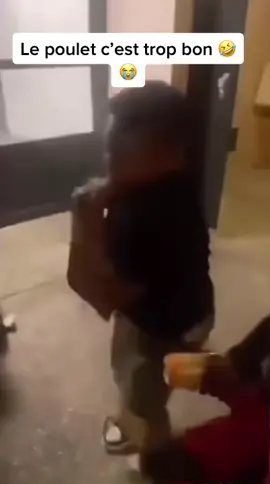 Ça ambiance en vrai de vrai 🤣😭#snapchat #humour #fourire #drole #rire #pourtoi #viral #mdr #meme #tendance #foryou #lol #mdrr #fry #mdrrr 