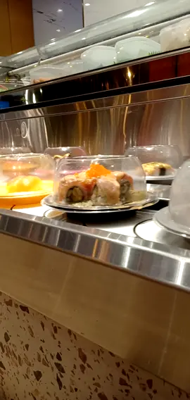 Nungguin Waktunya Buka iseng main #boomerang hari ini makan #sushi di @sushiteiindonesia #bxc #bintaro  #ramadancontent #cullinarycontent #kontentkuliner #japanesefood #makananjepang #kontenramadan #bukapuasa #nungguwaktuberbuka 