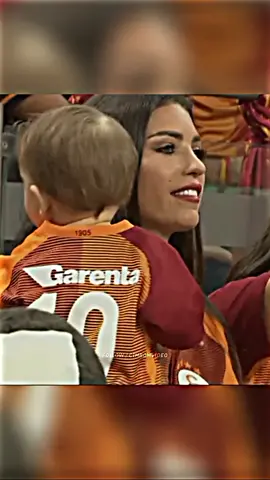 Xess Xava, Galatasaray formasıyla. 🤩 #sneijder #cimbomvideo #keşfet #galatasaray 