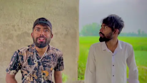 এহন মানুষ ঘূর্ণিঝড়ের কথা শুনলে মোবাইল চার্জ দেয়🤣🤣 #kakaonfire #nahidhasan