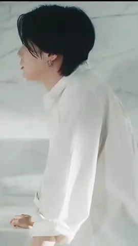 tolong jauhkan suga dari rambut hitam sma kemeja putih 😩😩 #suga #btsarmy 