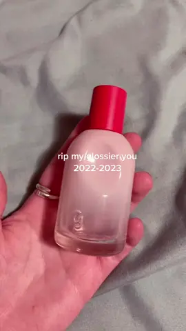 😔 in mourning #glossier #glossieryou #perfume 