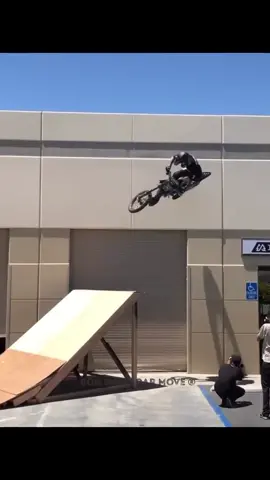 #supercarmove #motocross #jump  #motorcycle #motos #saltodemoto #bike #show #news #ultimasnoticias #tiktok #viral #acidente #accident #motodoistempos #freestyle #honda #apresentacao #movies #cenasdefilmes 