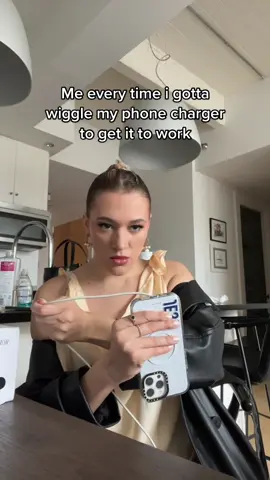 it really do be like that #phonecharger #relatable #phones #fyp 