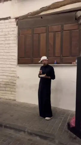 اليوم نزلنا البلد وحبينا نصور مع ناس ما نعرفهم ونشوف ردة فعلهم وهذا اللي صار ؟ 😂🙏🏼#جدة #jeedah #جدةة #jeedha #ججده #مهرجان_البلد_جده #مهرجان_جدة_التاريخي #جدة 