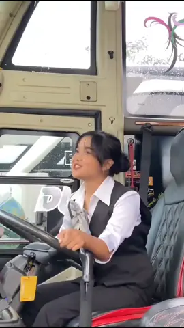 Telolet basuri stroberry mangga nanas sorry gak panas #teloletbasuri #basuristroberimanggaapel #busmania #bismania #stj #sudirotunggajaya #rosaliindah