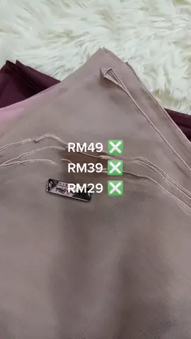 Tudung Chiffon Curve available 2size. Bidang 45 & 50 🤍 Lebih 30warna available. Jom2 join live ! 🥰  #bawalcurve #tudungcurve #tudungraya #InspirasiRamadan #inspirasiramadan 