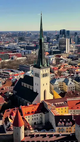 Beautiful hometown 🇪🇪 #tallinn #oldtown #estonia #hometown #drone #city #view #mavic3 #dji #oliviste #sunnyday #vibes #baltics #notfrance #goodmood #birdseye #viewfromthetop #flyingaround #roofs #chimneys #skyline #itcity 