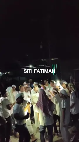 Follow @lirikmusikbaperan __ Sahuuuuur, semangat puasanya guys 😍 Song: @Nino M Ahnand & Friend - Siti Fatimah. Source Video: TikTok/ anakindonesiarumit. __  #Fyp #Fypシ#MusikIndonesia #LirikLaguIndonesia #LaguIndonesiaViral