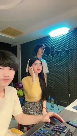 😂😂😂@ដេ ឡា 