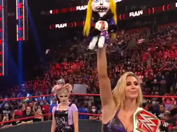 Món quà bất ngờ p2: Sau khi nhận đc món quà cảm ơn từ Bliss, mở ra là búp bê Charly thì Charlotte đã ném nó vào mặt Bliss, Bliss nổi giận và sau đó tẩn Charlotte..! #AlexaBliss #CharlotteFlair #Bosstimefan_ #SashaBanks 