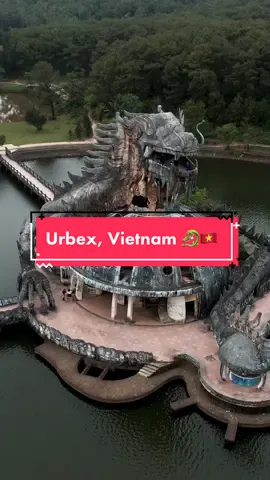 URBEX 🐉 📍Abandoned waterpark Hue, Vietnam 🇻🇳 #hue #vietnam #urbex #asie #voyage #lieuxinsolites #pourtoi #tiktokvoyage 