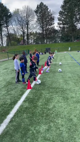 Entrainement U7. Atelier conduite de balle #football #training #U7 #PSG #fypシ゚viral #suivre #video 