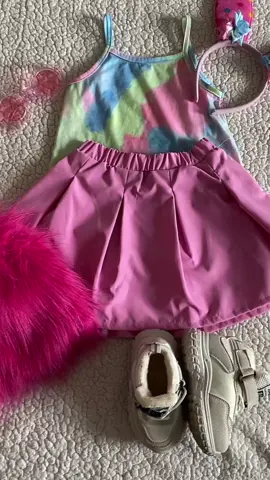 Hi friends 😍🐣💖✨ #paratii #parati #fyp #fypシ #viral #OOTD #fashiongirl #girlfashion #outfitgirl #babiesoftiktok #easter #easterootd 