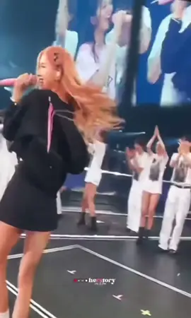 Rosie break dance #ROSÉ @ROSÉ #blackpink #bornpinkintokyo ctto 