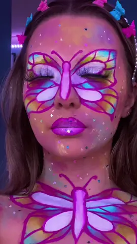 Have a look at my page for a walkthrough of this video ❤️#fullfaceofcolourcase #makeup #mua #makeupartist #makeuptutorial #butterflymakeup #madebymitchell @madebymitchell 