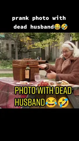 prank photo with dead husband #funnyprankvideo #funny #fyp #prank  #fypシ #prankphoto #prankvideocomedy #funnyvideos #funnytiktokvideo #funnytiktokvideos😂😂😂😂 #prankvideo😂😂😂 #funnyvideo #videofail #failvideos 