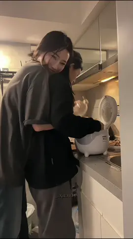 I love seeing how you cook food<3 ||#fyp #gl #girlslove #wlw #lgbtq #lesbian #sapphic #fypシ #FORYOU #foryou #foryoupage #trending #viral #blowthisup #xien04 #cooking 