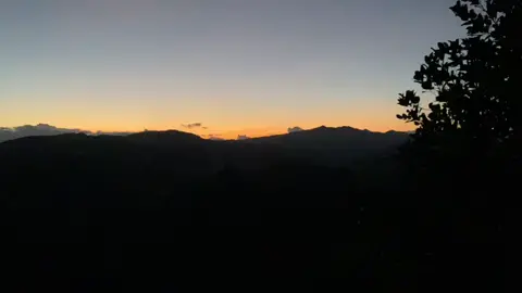Sunrise 🌄 #sunrise #tiktokph #view #mountains #fyp #fypシ #timelapse 