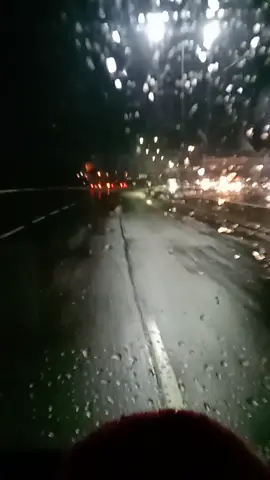 syukuri jalani Nikmati suasana malam jalan tol Gresik #UniqloRamadan #mentahannyetirmobil #mentahannyetir #nyetirtruck #storynyetirtruk #mentahannyetir #isuzuelf #elfpariwisata #suasanamalam #jalantol #hujan #konten 