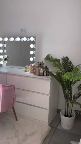 Jai transformer ma commode en coiffeuse le résultat et magnifique #coiffeuse #decocoiffeuse #decochambre #decorationinterieur #prtoiiii #fyp #coiffeuse #marocaine🇲🇦🇲🇦 