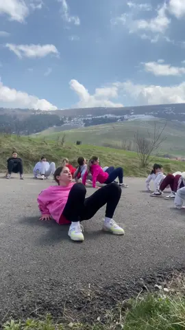 Pregatiri intense 🔝 #dance #cheerleading #majorettedance #workout #pompons #pompons #clujnapoca #happy 