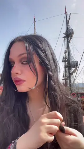 She‘s a pirate   #piratecore #makeuptutorial #pirate #messymakeup #piratemakeup #fairytail #piratesofthecaribbean #makeupartist #softgoth #grunge #whimsigoth #siren #sea #pirateship #fantasy #longhair #vikingstyle #hanszimmer #mittelalter #medieval #medievalmagic #arwen #lordoftherings #sirencore #sailor #makeupartist #darkfemininemakeup #alternative 