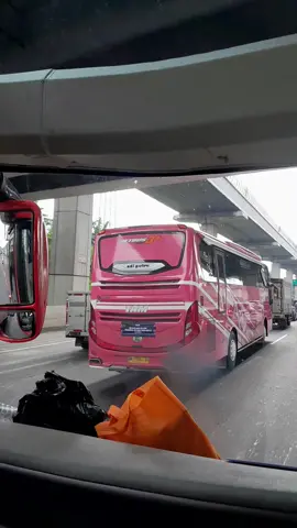 kalau hanya sekedar singgah, beri saja aku kopi. jangan beri aku hati #tourleaderpariwisata #balinesia #tamwisatajakarta #pasukangagalsarjanah #kardusbalap #tltangsel #fypdongs #tourleaderpenyayang 