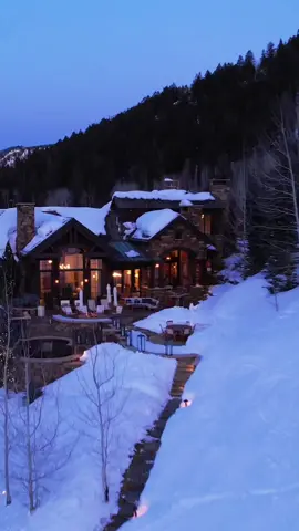 $41M ski-in, ski-out #Aspen home ⛷️ 465 Thunderbowl Lane #luxuryhomes #colorado #realestate #douglaselliman #skihomes #housetour #housetourcheck #onthemarket #homes #forsale #foryoupage #fyp #luxury #mansions 