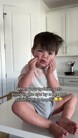 @Ms Rachel coming in clutch. Nothing but waffles and apple juice 😩 FULL STORY IN RECENT YOUTUBE #stungbyabee #beesting #toddlersoftiktok #toddlertok #toddlerlife #toddlerstories #toddlers #parents #parentsoftiktok #parenttiktok #parentlife #moms #MomsofTikTok #momtok #sadstory #foryoupage #fypシ #viral #trending 