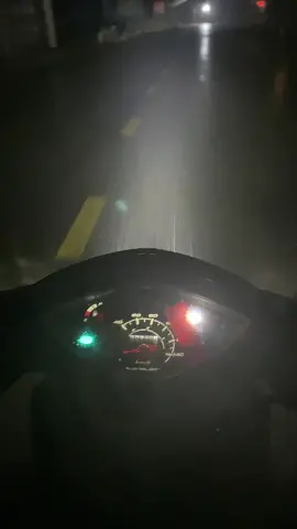 Đi chơi đêm mưa gió lạnh lắm🥶🥶 #xh #xuhuong #xuhuongtiktok2023 #anhlove2k5 #tiktok #fyp #wave90 