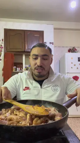 Je suis fatigué de cuisiner ! 😂😂😂😂😂 #pourtoi #foryou #setif #Ramadan #Ramadan2023 #alger #humour #algerie #oran #bled #dz #viral #parkmallsetif #cuisine #poulet #maman #humour 