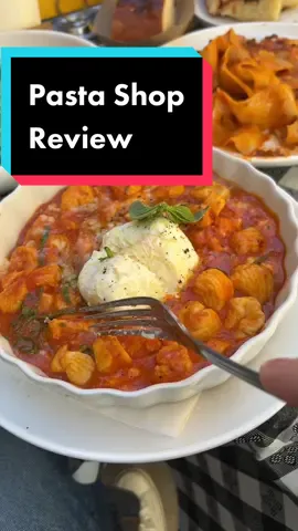 Following @devourpower to @formapastafactory to taste some pasta #devourpower #foodtiktok #pasta #tomatosauce #RestaurantReview #foodreview 