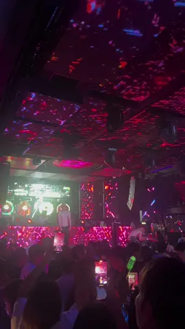 Gần lễ hội Songkran rồi. Các quán ở Thái nóng dữ dằn luôn. Qua Thái ik rồi Thy dẫn đi noà.😁#route66 #bangkok 