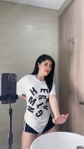 Em thích hay là yêu còn chưa biết ... @Trang Nami 😈 