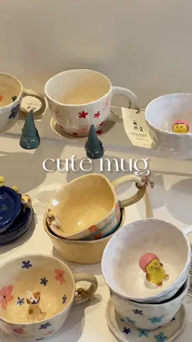 Những chiếc cốc xinh xắn duyên dáng này đang chờ bạn đến rước về đó! Mỗi mẫu chỉ có duy nhất 1 chiếc thui, mau mau nào mọi người ơi 💕✨✨#homedecor #Lifestyle #mug #decoration #gift #vesta 