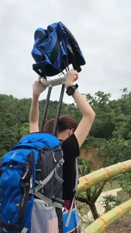 No worry about rain anymore when hiking😏#goodstuff #goodthings #lifehacks #outdoorlife #LearnOnTikTok #tiktokmademebuyit #fyp #foryou 