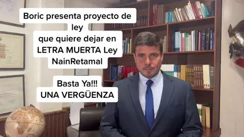 Boric sigue en si afan de atar de manos a los carabineros, apoyar a los delincuentes…y conertir la Ley Nain Retamal en letra muerta. Borrando con el codo lo escrito con la mano #BastaYa 