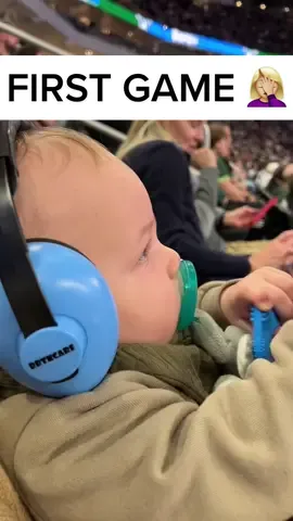Can I get a redo?? I don’t want to count this as his 1st game 😫 #livingleonard #nbawife #dayinthelife #newmom #nbafamily 
